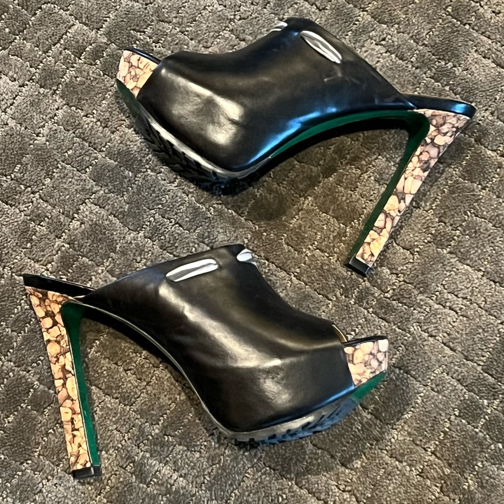 NIB Lisa for Donald J Pliner Platform Black Leather Mules 5 1/4” Cork Heels 7.5